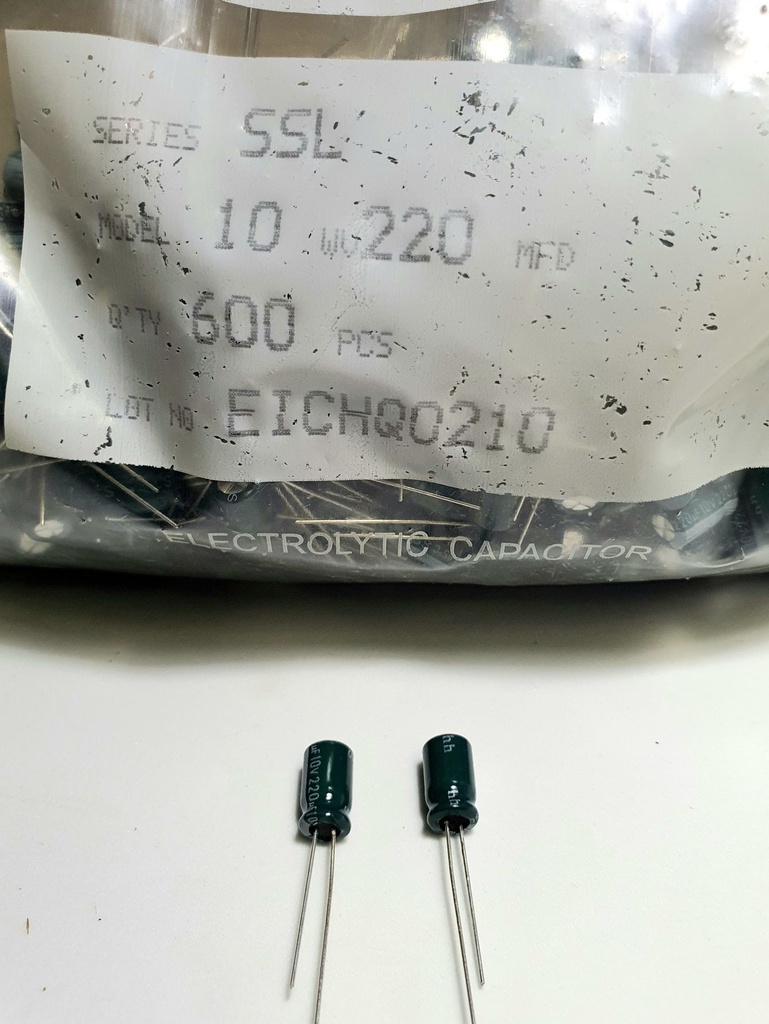 SSL1A221M0611BB Condesador Electrolítico Radial 220uF 10V