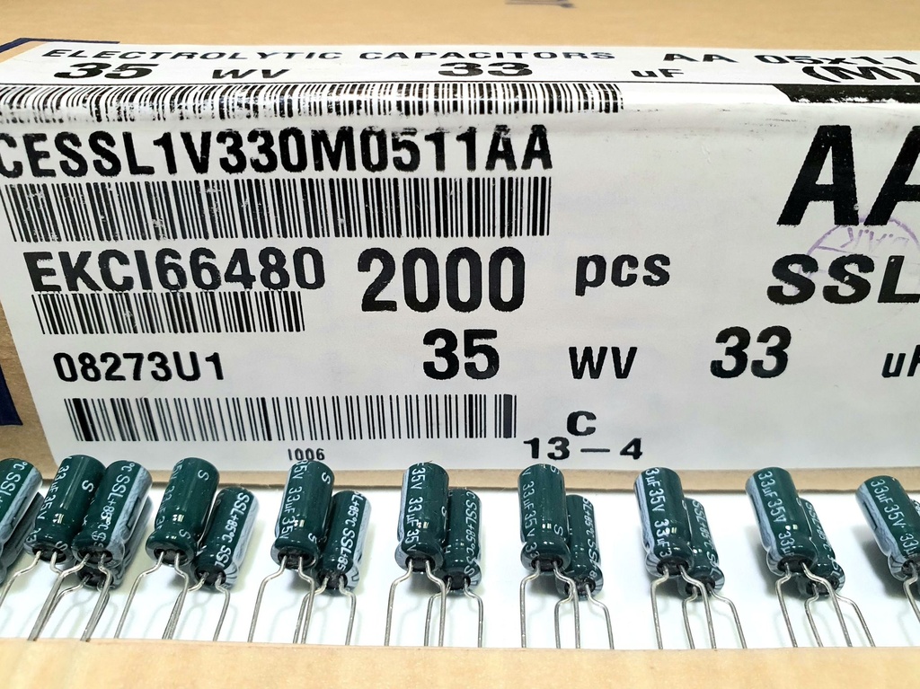 CESSL1V330M0511AA Condensador Electrolítico Radial 33uF 35V