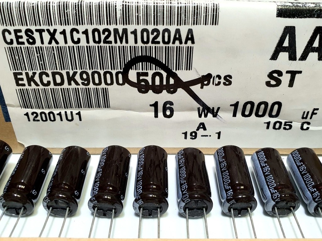 CESTX1C102M1020AA Condesador Electrolítico Radial 1000uF 16V