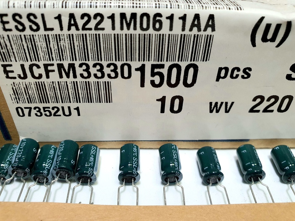 CESSL1A221M0611AA Condesador Electrolítico Radial 220uF 10V