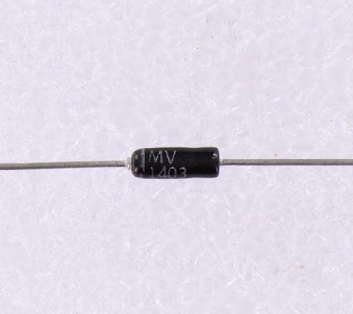 MV1403 Diodo VAR Cap 12V 140pF