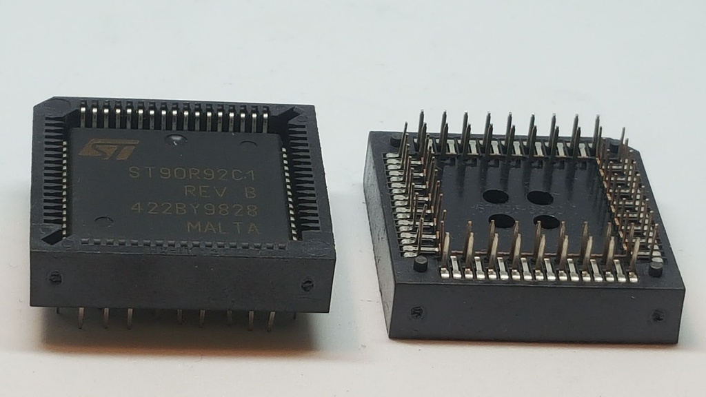 ST90R92C1 IC con Zócalo  STM